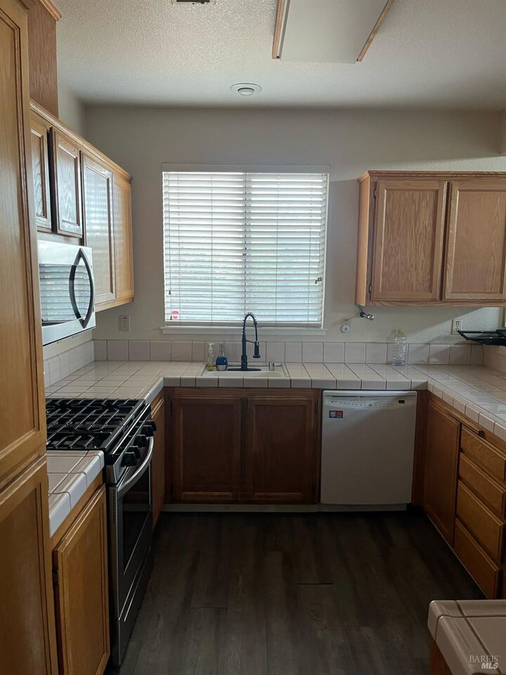 Property Photo:  976 McCoy Creek Circle  CA 94585 