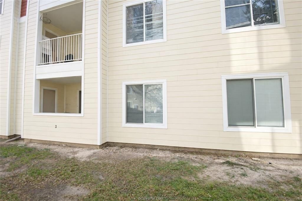 Property Photo: 515 Southwest Pkwy 103 TX 77840