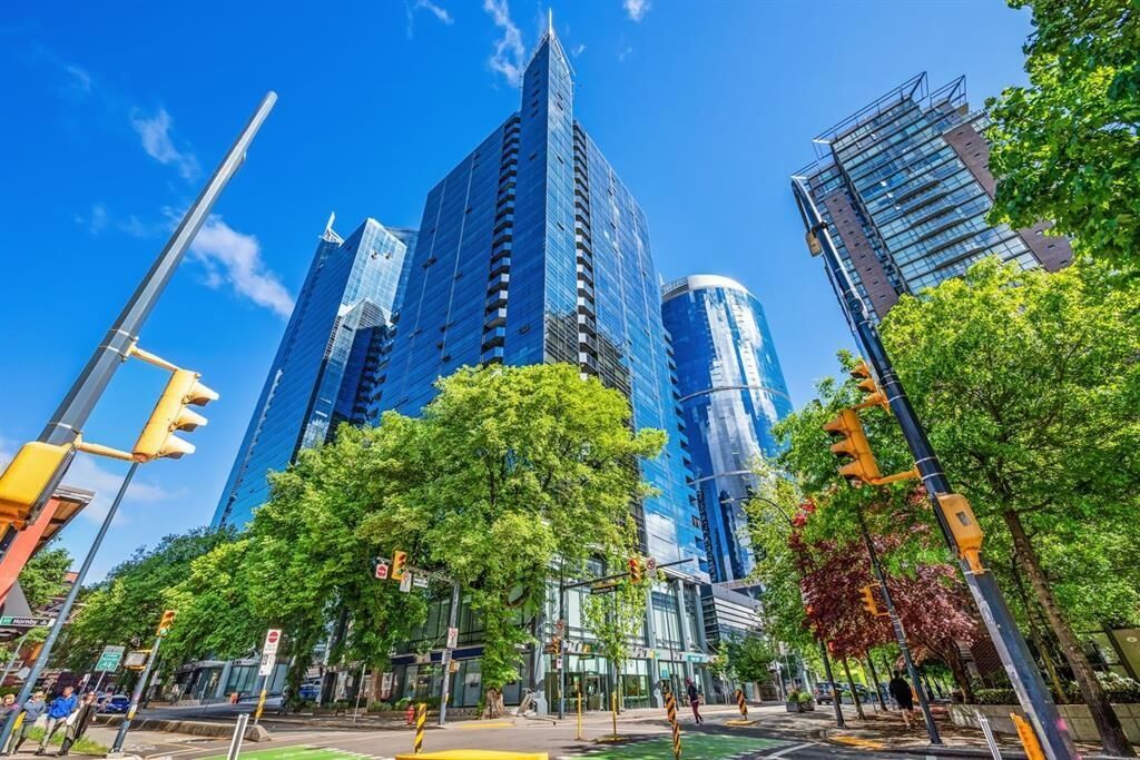 Property Photo:  1050 Burrard Street 70X  BC V6Z 2S3 
