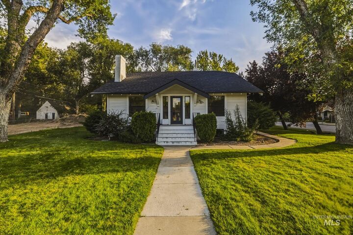 Property Photo:  3113 W. Overland Road  ID 83705 