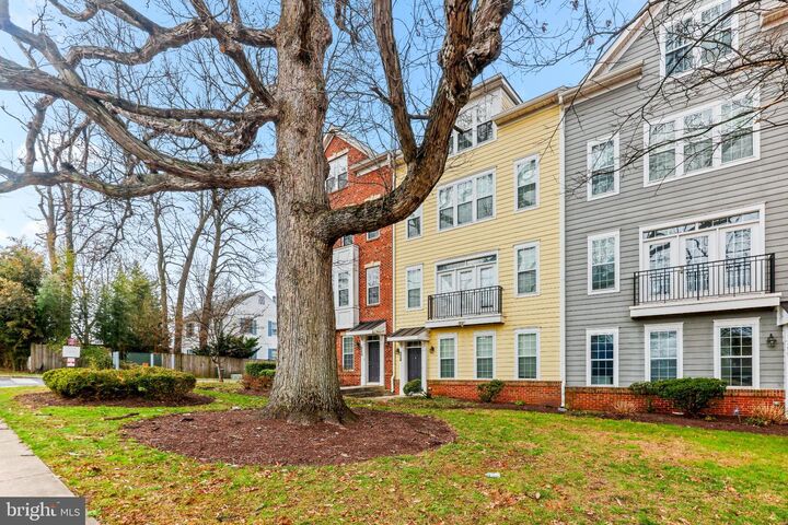 Property Photo:  224 N Summit Avenue 28-224  MD 20877 
