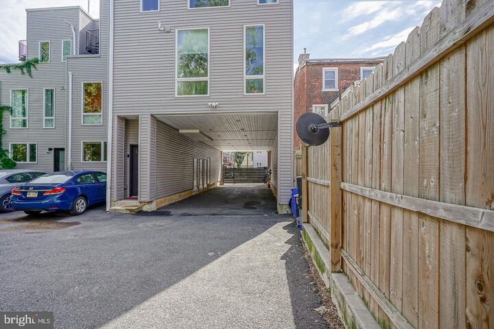 Property Photo:  1109 Earl Street  PA 19125 