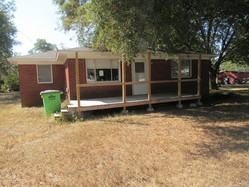 Property Photo:  109 E Scott St  AR 72024 