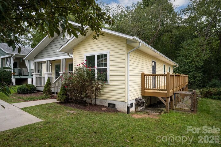 Property Photo:  124 Soulshine Court  NC 28806 