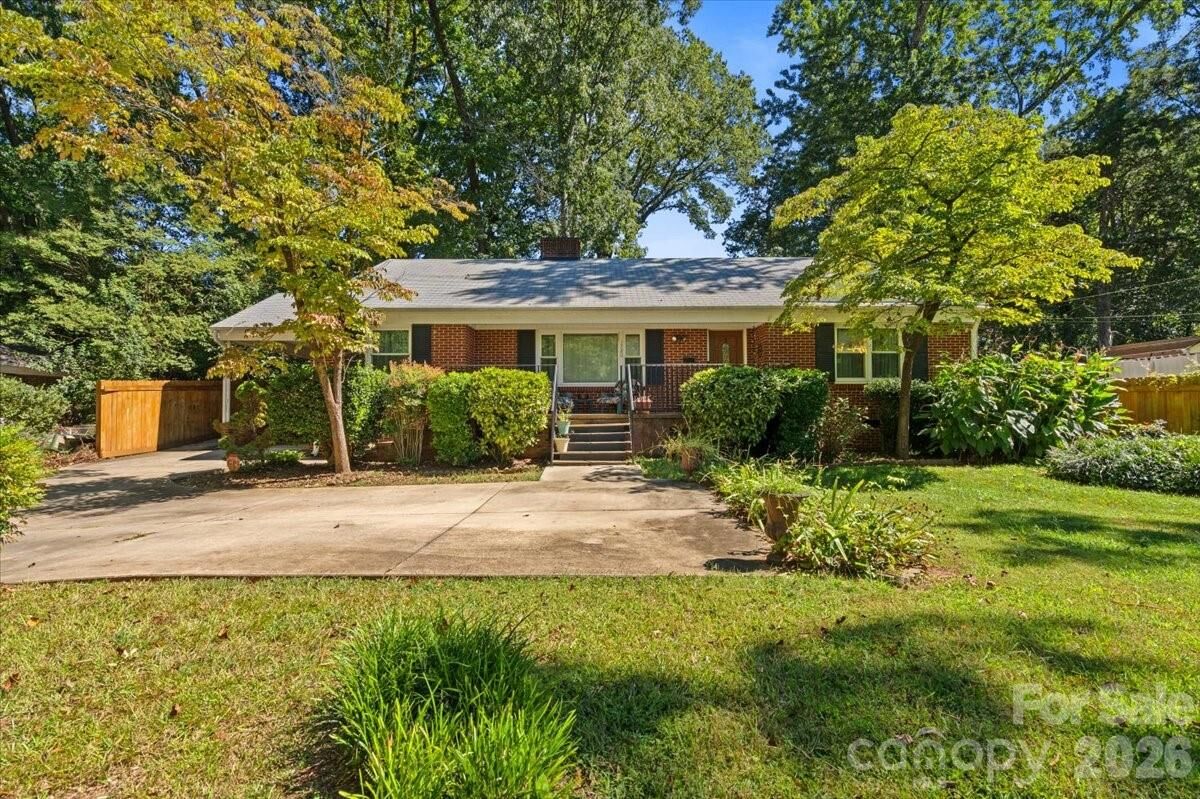 Property Photo:  1720 Flynwood Drive  NC 28205 
