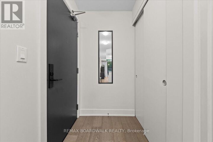 Property Photo:  255 Bay Street East 112  ON K1R 0C5 