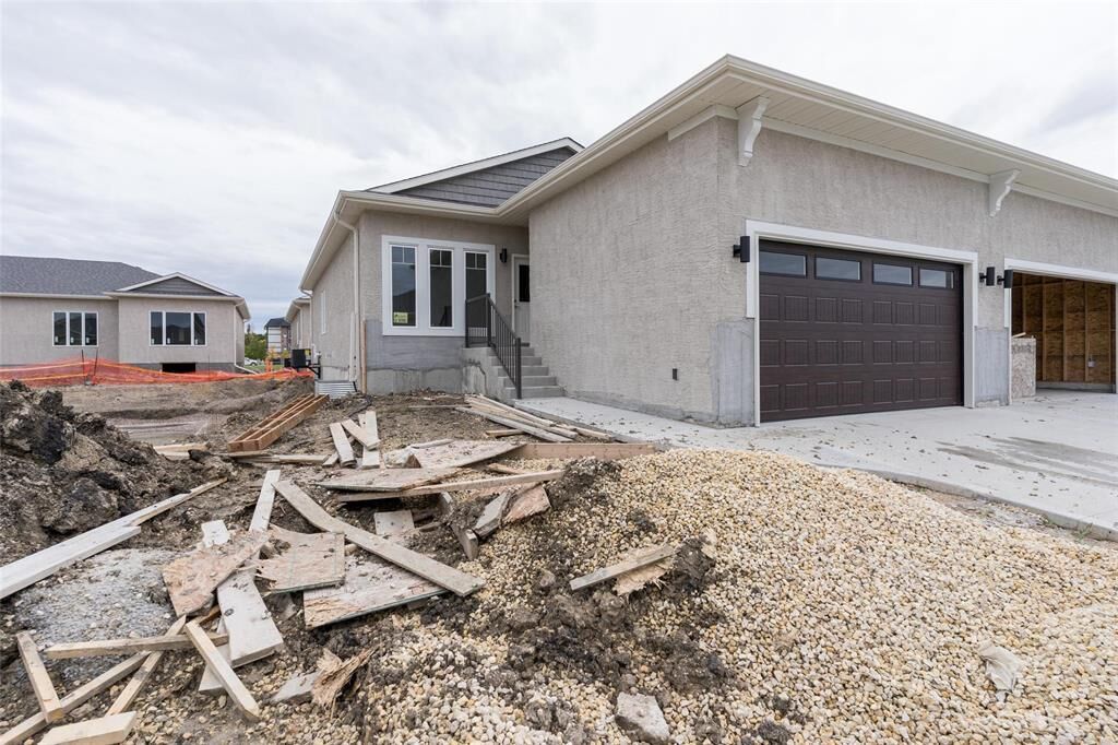 Property Photo: 804 Manitoba Avenue MB R1A 2C9
