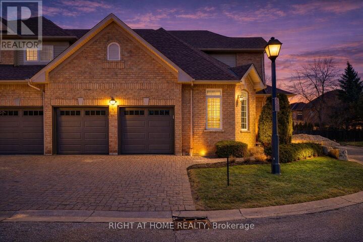 Property Photo: 4280 Taywood Drive 15 ON L7M 4X8