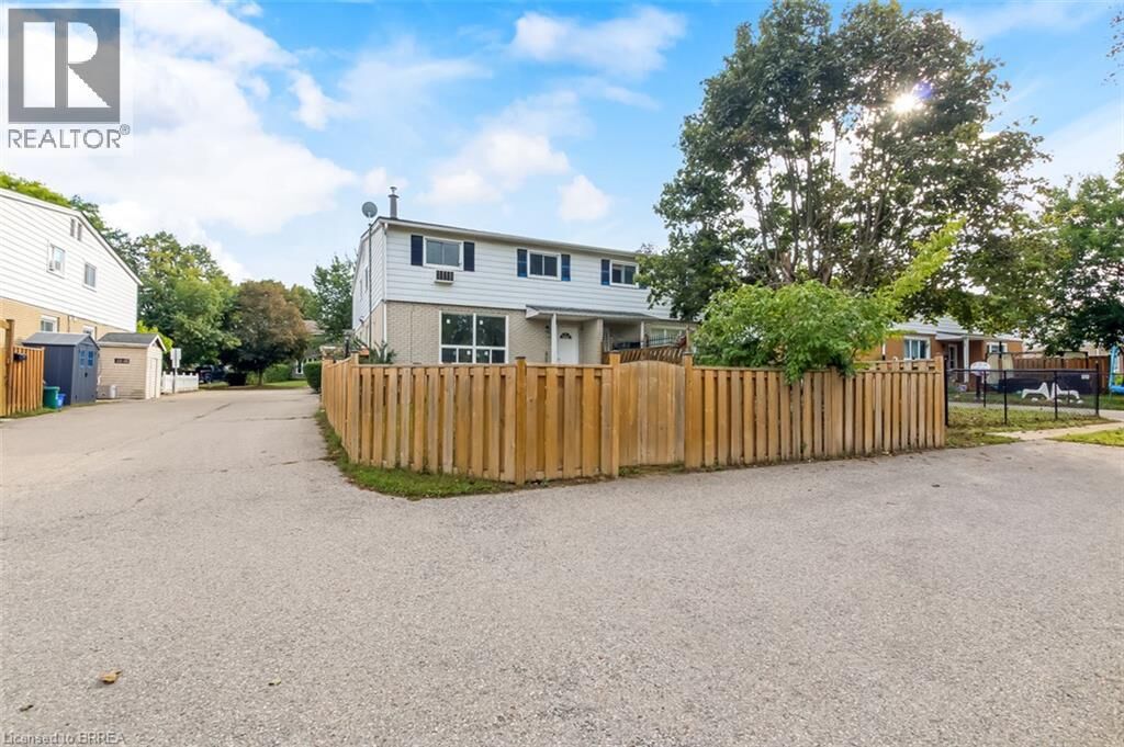 Property Photo:  51 Metcalfe Crescent D  ON N3R 2L7 