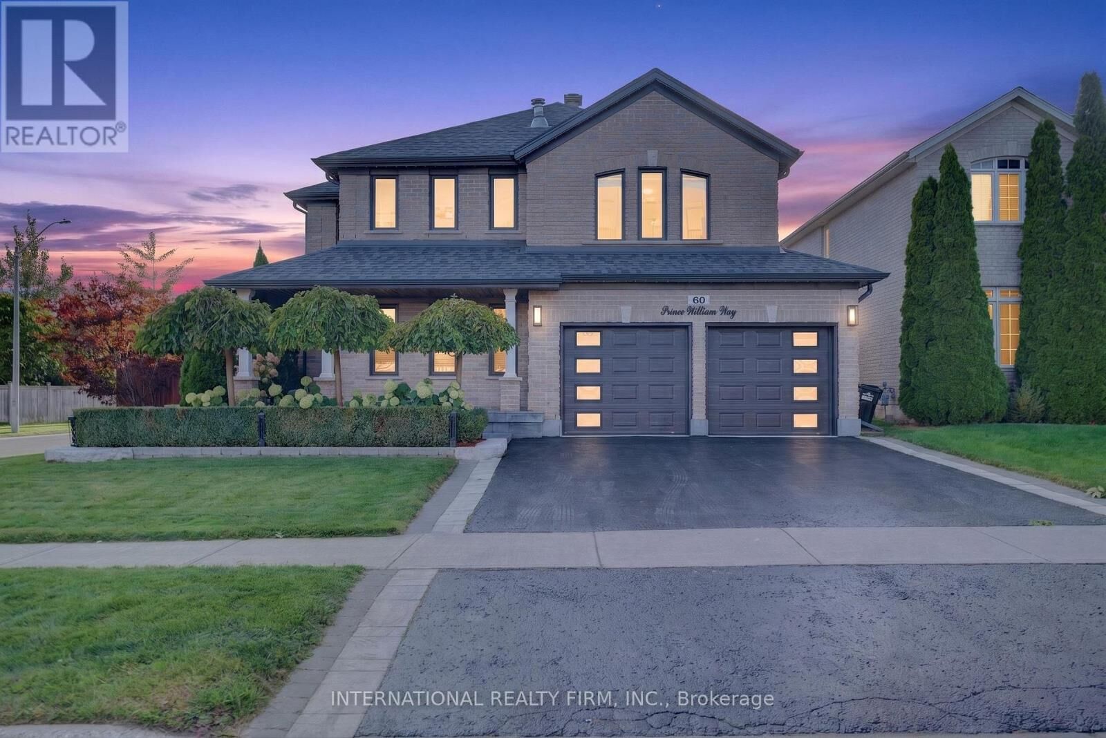 Property Photo: 60 Prince William Way West ON L4N 0Y9