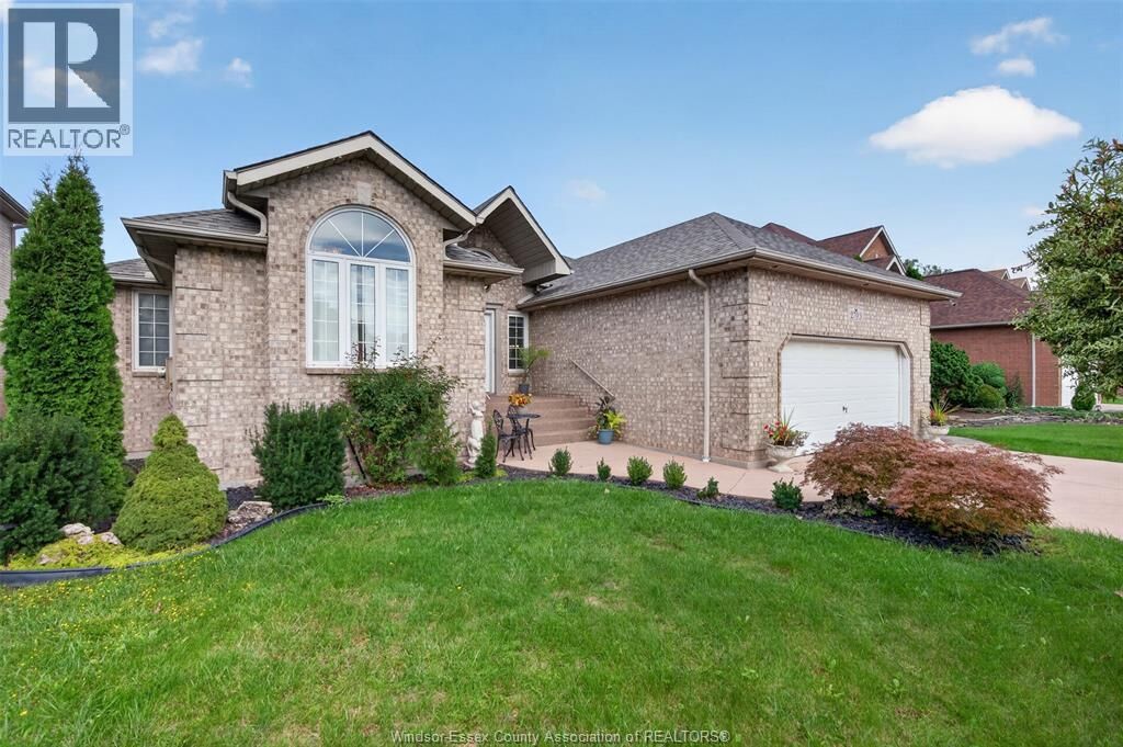 Property Photo: 2703 Lombardy Cres ON N9H 2L7