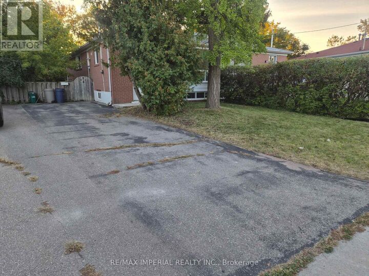Property Photo: 262 McConvey Drive ON L4C 3K2