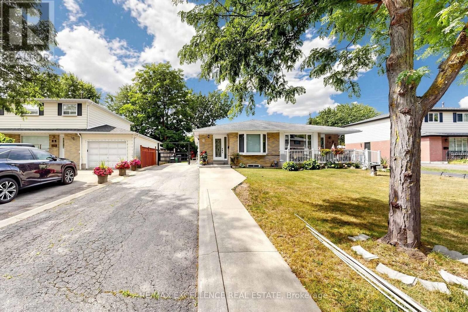 Property Photo: 25 Graymar Road ON L6S 1Z7