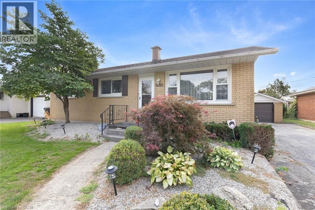 Property Photo: 128 First Avenue ON N4B 1G3