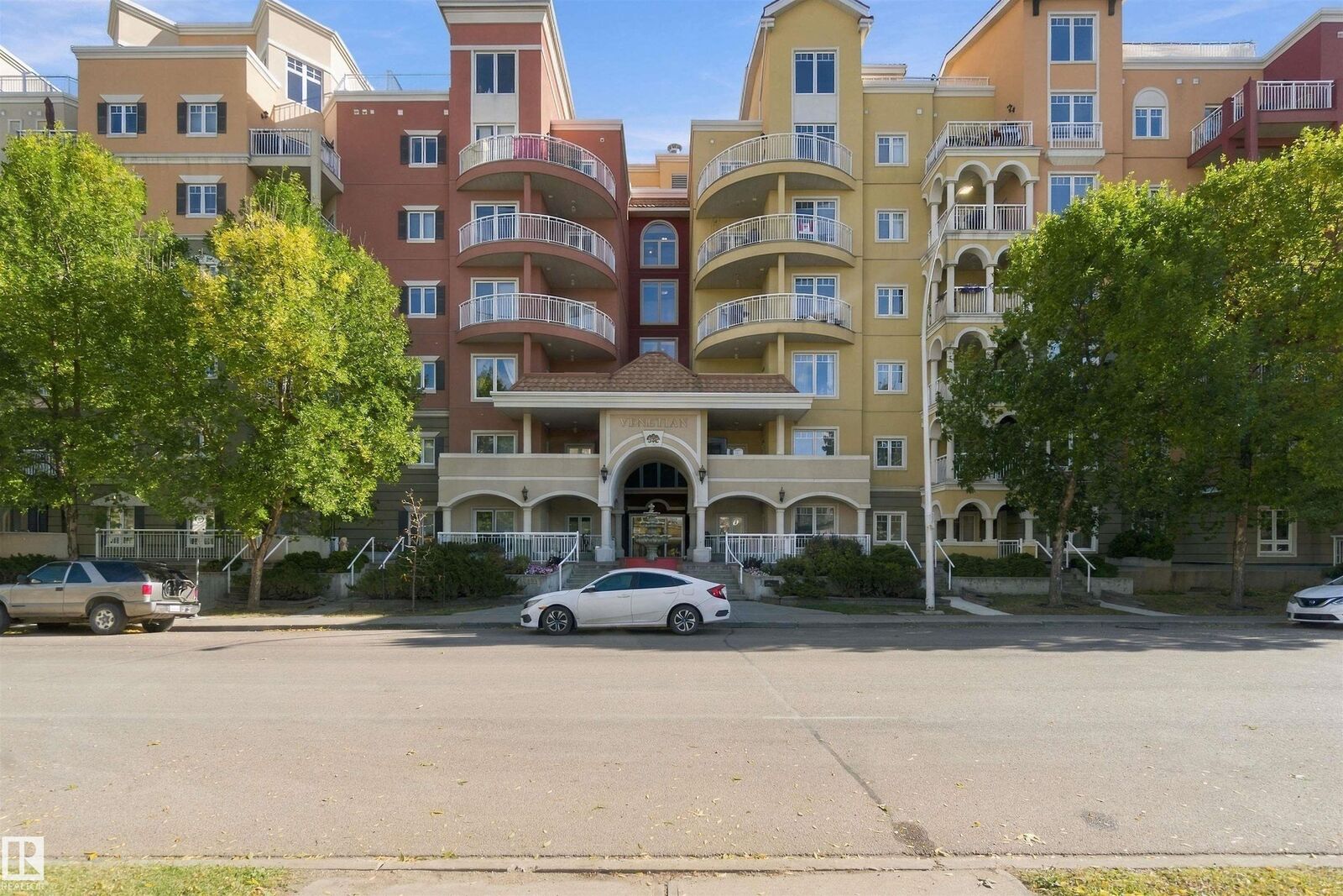 Property Photo:  10333 112 Street NW 421  AB T5K 0B4 