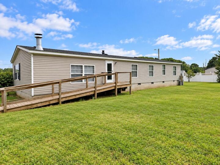 Property Photo: 27505 Nelsonia Rd VA 23308