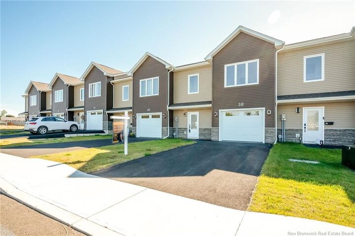 Property Photo:  38 Ocean Drive  NB E2P 1G4 