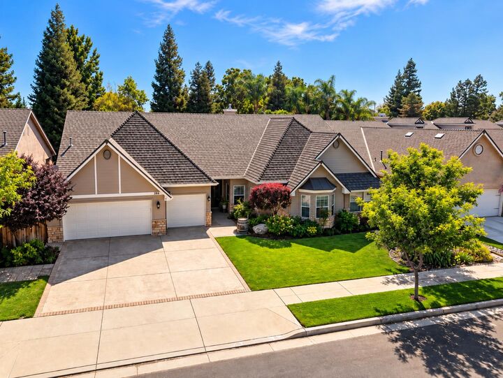 Property Photo: 284 W Lester Avenue CA 93619