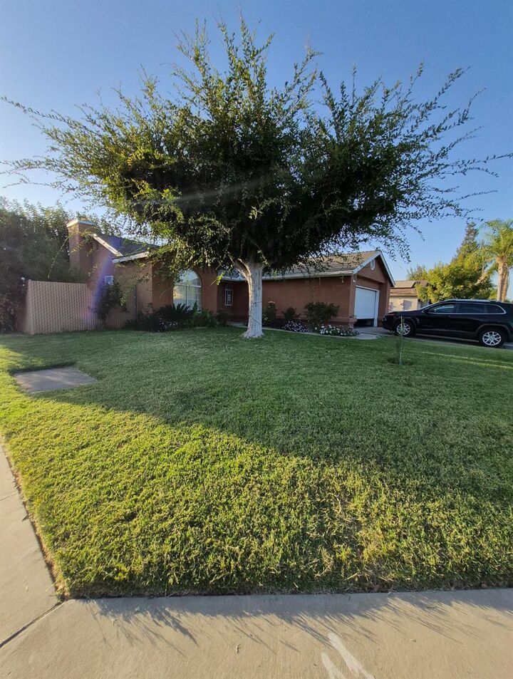 Property Photo:  1309 N Fisher Avenue  CA 93654 