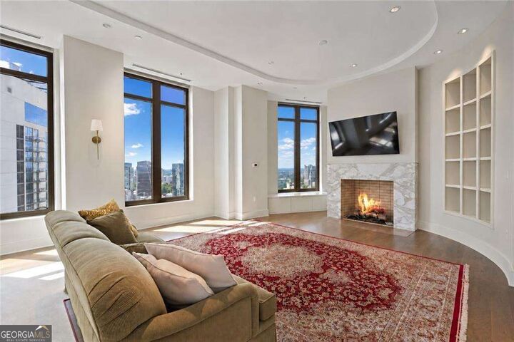 Property Photo: 3376 Peachtree Road NE 44B GA 30326
