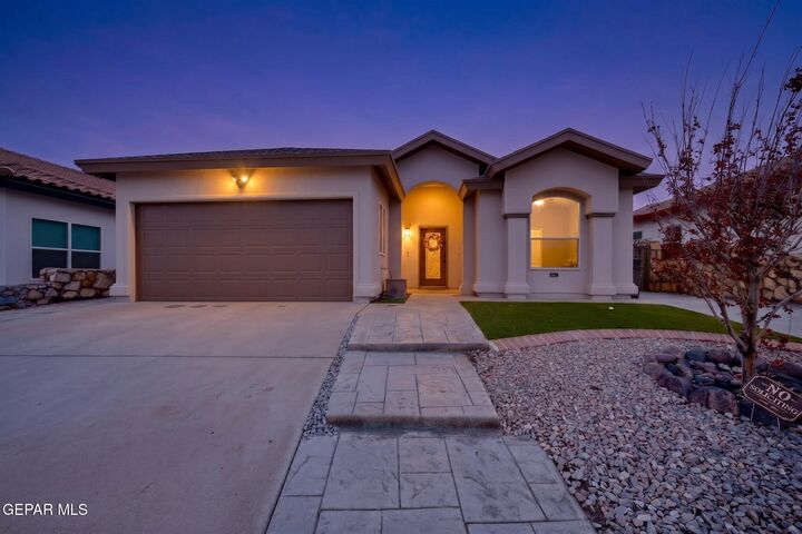 Property Photo:  192 Via Bella Place  TX 79928 