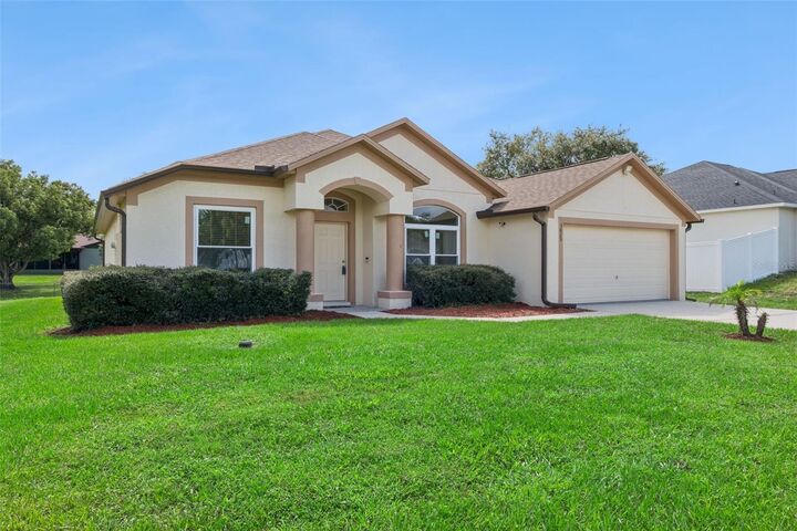 Property Photo: 3025 Fayson Circle FL 32738