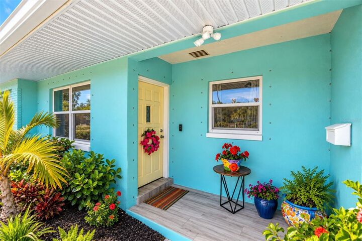 Property Photo:  2101 68th Avenue S  FL 33712 