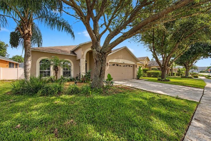 Property Photo:  10330 Goldenbrook Way  FL 33647 