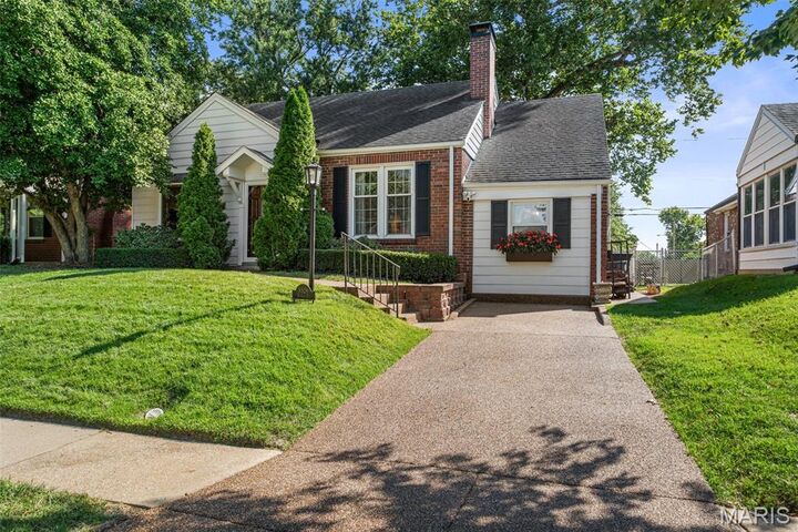 Property Photo:  8528 Douglas Court  MO 63144 