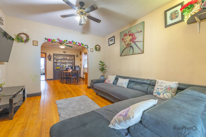Property Photo: 2135 N Latrobe Avenue IL 60639