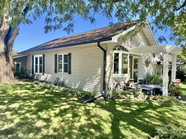 Property Photo: 404 E 2nd Street IL 61348