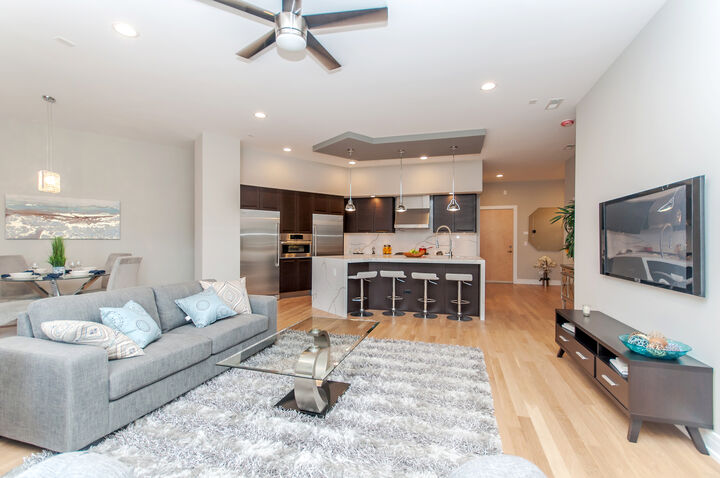 Property Photo:  650 N Morgan Street 202  IL 60642 