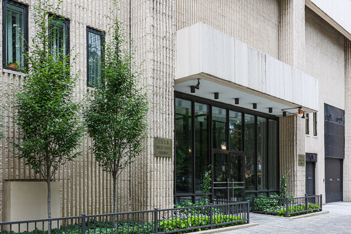 Property Photo: 1516 N State Parkway 5B IL 60610