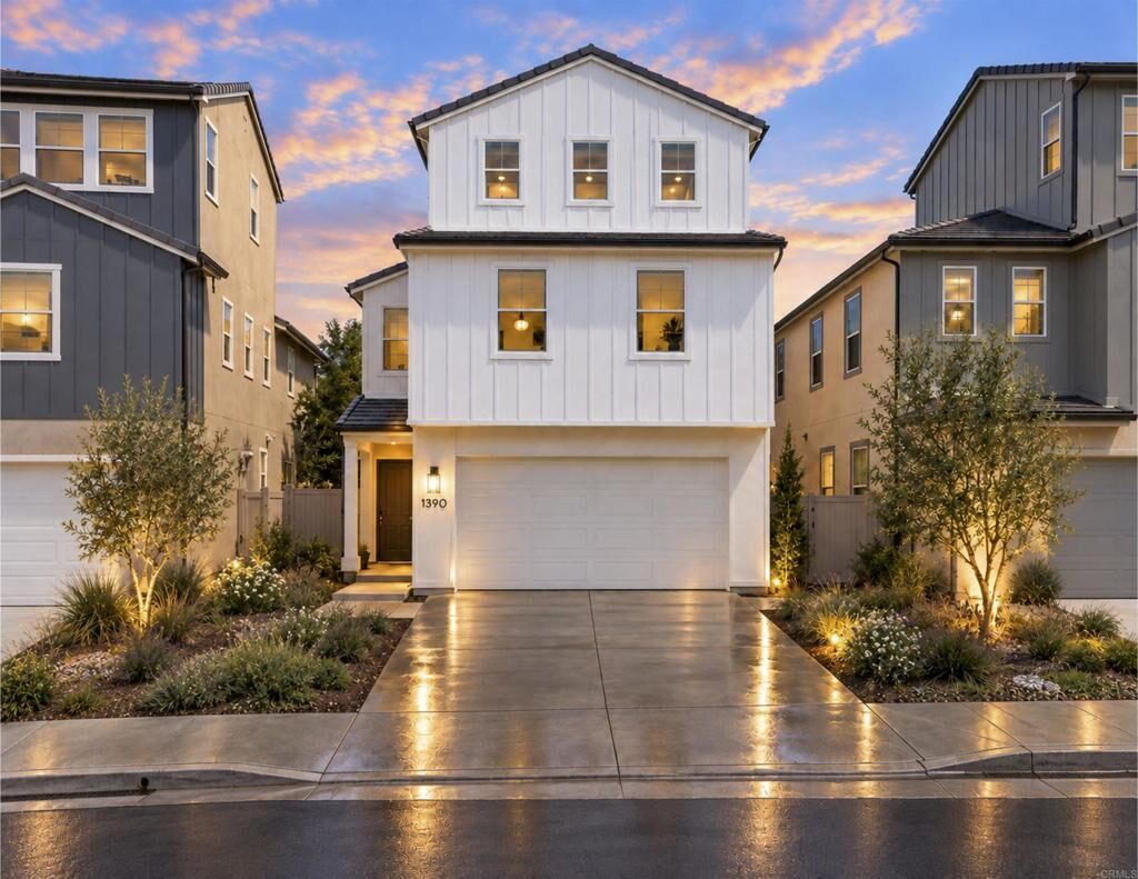 Property Photo:  1390 Blue Port Way  CA 92054 