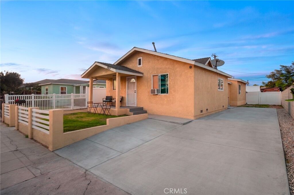 Property Photo:  2017 E 112th  CA 90059 