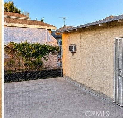 Property Photo: 4267 Menlo CA 90037