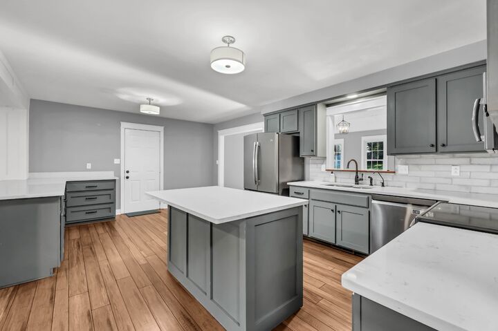 Property Photo:  1025 Hillshire Dr  TN 37043 