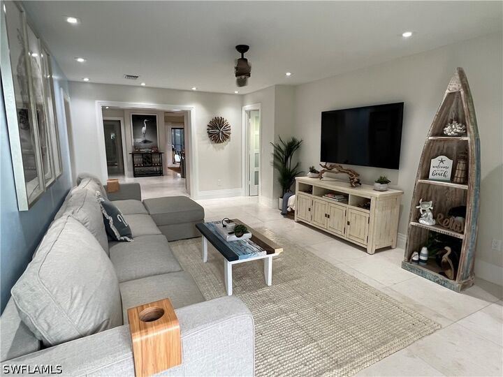 Property Photo: 648 100th Avenue N FL 34108