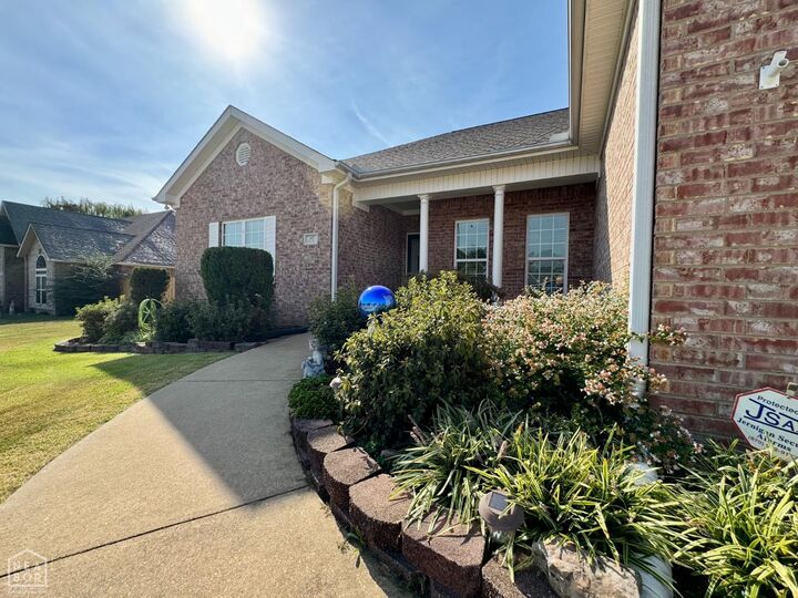 Property Photo: 4013 Cypress Moss Cove AR 72405