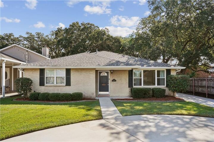 Property Photo: 1013 Helios Avenue LA 70005