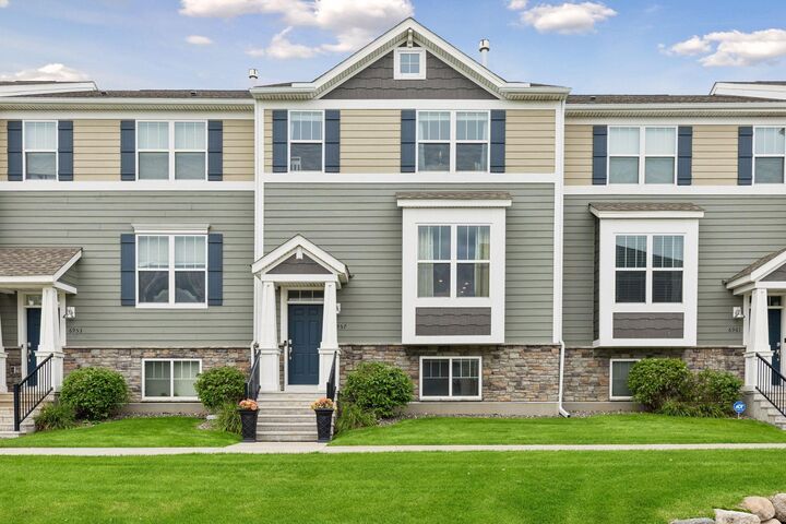 Property Photo:  6957 W Locke Pointe Drive NE  MN 55432 
