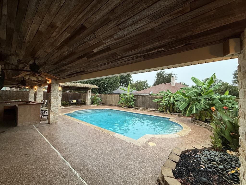 Property Photo:  916 Pennsylvania Drive  TX 76131 