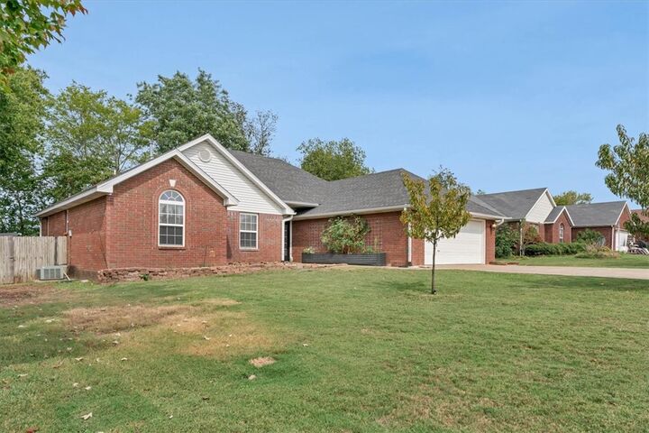 Property Photo: 408 Northcrest Avenue AR 72745