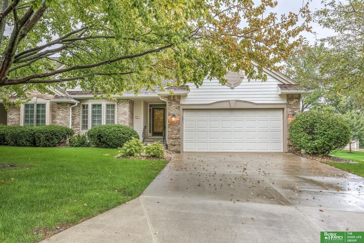 Property Photo: 4 Norwood Court IA 51503
