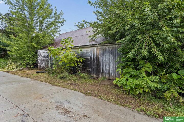 Property Photo: 109 S Davis Avenue NE 68045