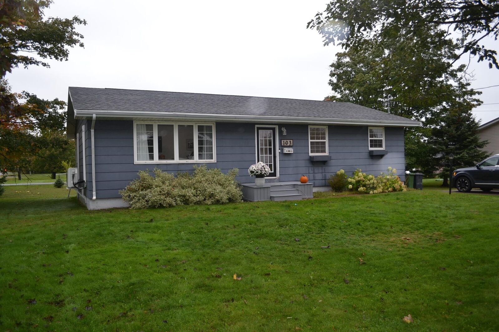 Property Photo: 103 Oak Drive PE C1A 7Y8