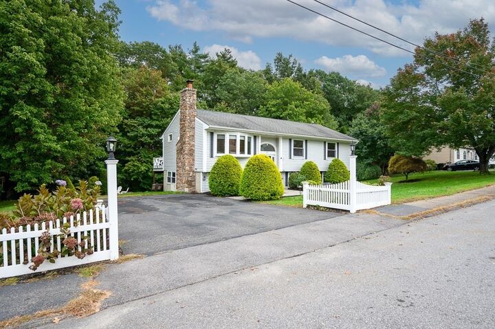 Property Photo:  17 Vinal St  MA 01749 