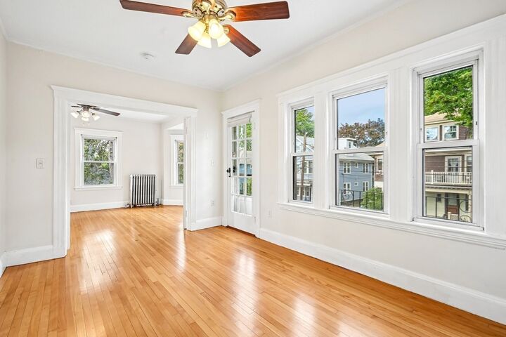 Property Photo: 29 Grafton St 2 MA 02474