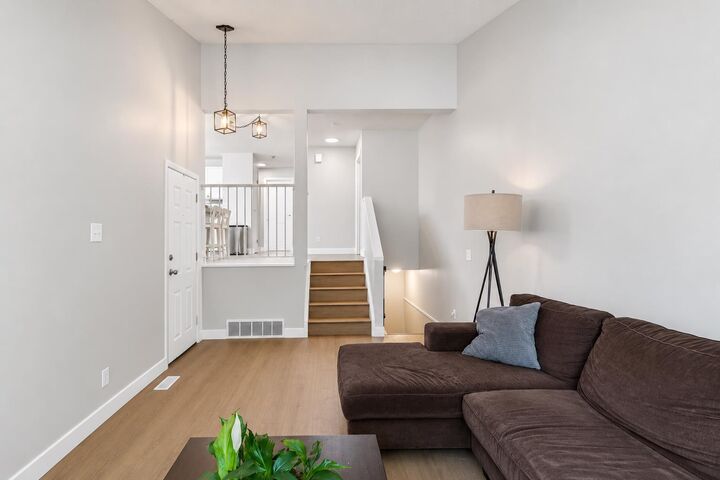 Property Photo:  189 Deerfield Terrace SE  AB T2J 6V2 
