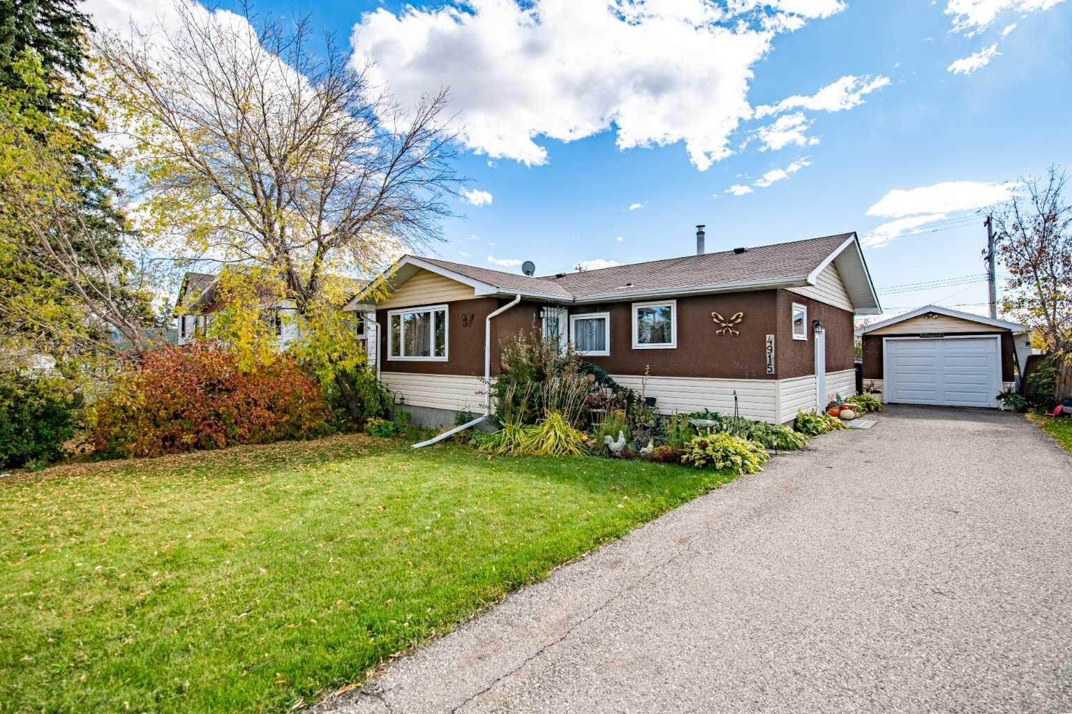 Property Photo:  4915 51 Avenue  AB T0M 0X0 